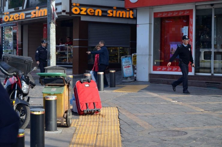 Trabzon’da Çöpe Atılan Valiz Polisi Harekete Geçirdi