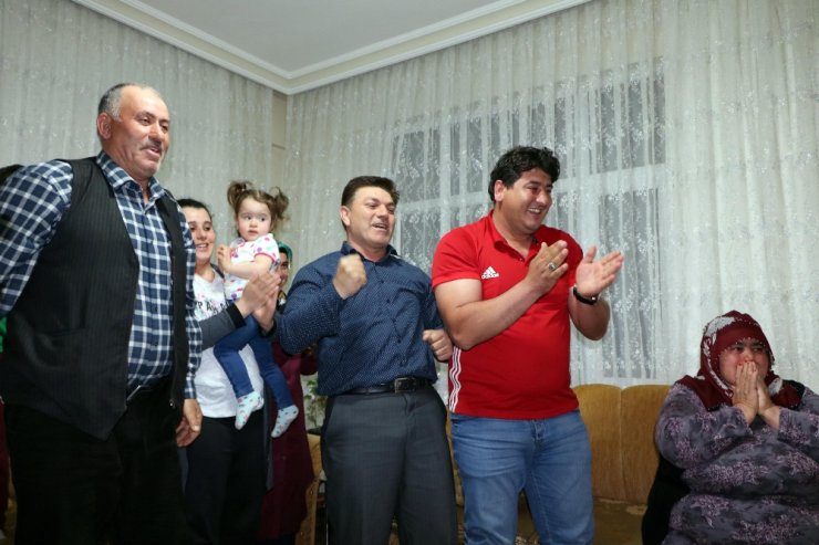 Rıza Kayaalp Ailesinin Sevinç Kaynağı Oldu
