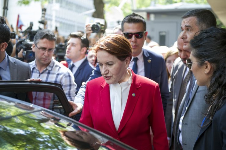 Akşener Cumhurbaşkanlığı Adaylığı İçin Ysk’ya Başvurdu
