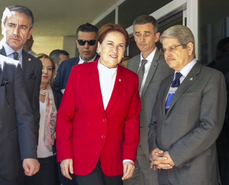 Akşener Cumhurbaşkanlığı Adaylığı İçin Ysk’ya Başvurdu