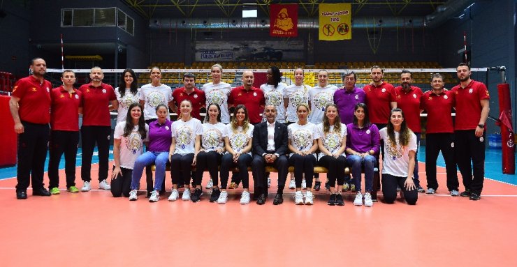 Dişi Aslanlar Final-four Öncesi Basınla Buluştu
