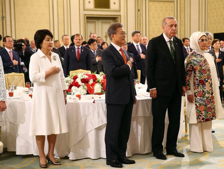 Erdoğan, Onuruna Verilen Akşam Yemeğine Katıldı