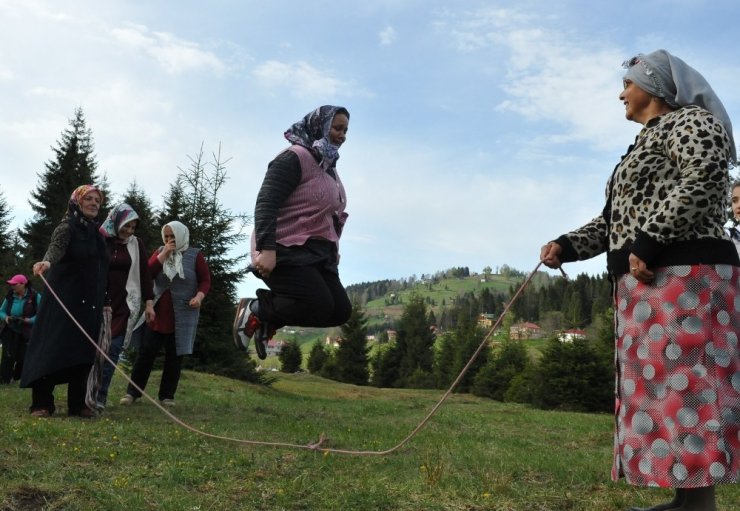 Karadeniz Kadını İşini De Yapar Sporunu Da