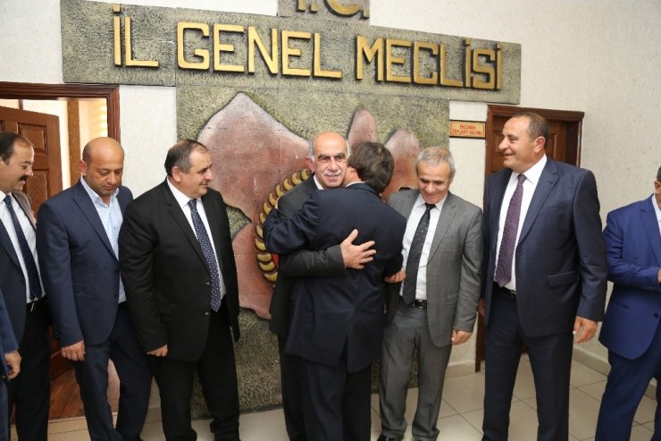 Tozlu Meclise Veda Etti