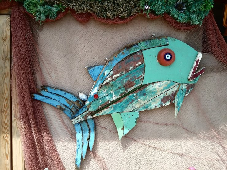 Sahile Vuranlarla Sanat Galerisi Oluşturdu