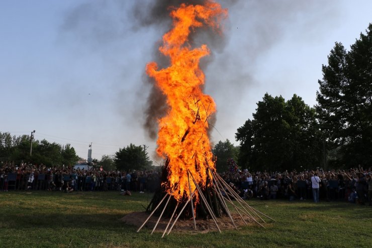 Kakava Ateşi Yandı