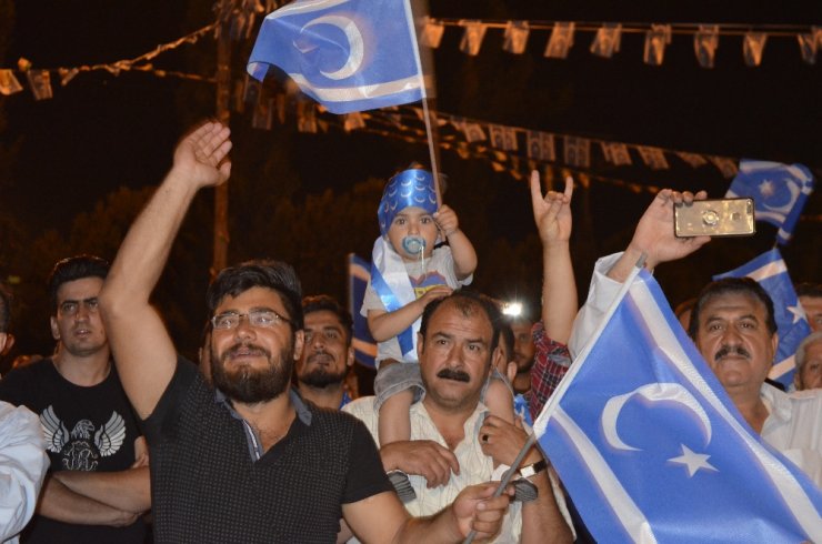 Ersoy Ve Tuncer’den Türkmen Adaylara Destek Konseri