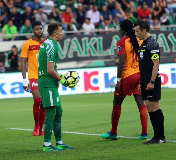 Aslan Liderliği Bırakmadı