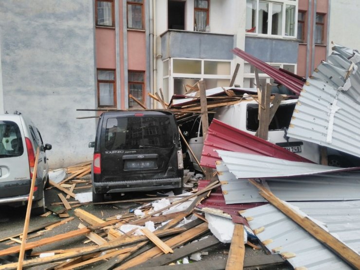 Artvin’de Şiddetli Fırtına