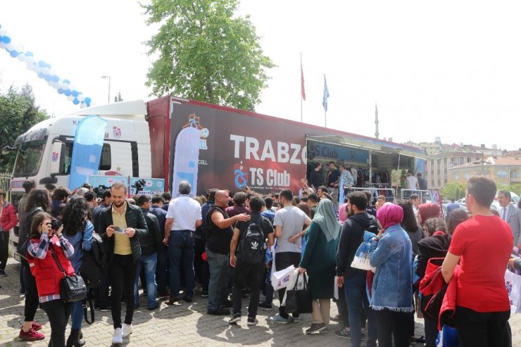 Trabzonsporlu Oyuncular İmza Gününe Katıldı