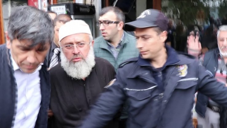 Abdullah Gül’e ‘Rabia’lı Protesto