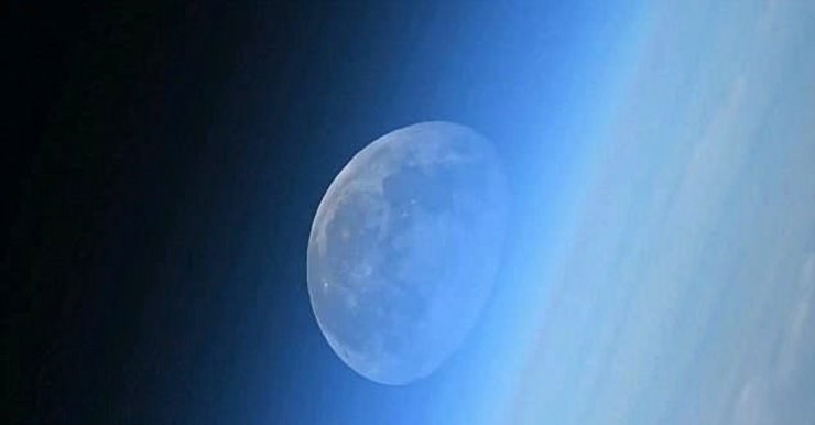 Uzaydan Ay Böyle Görünüyor