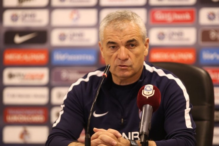 Rıza Çalımbay: "Kulübü Fifa’ya Veren Oyunculardan Faydalanmaya Çalışıyoruz"
