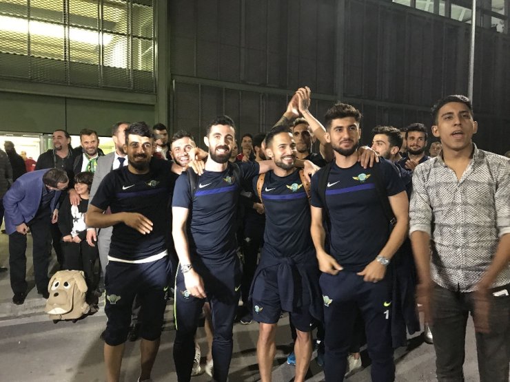 Akhisar’a Coşkulu Karşılama