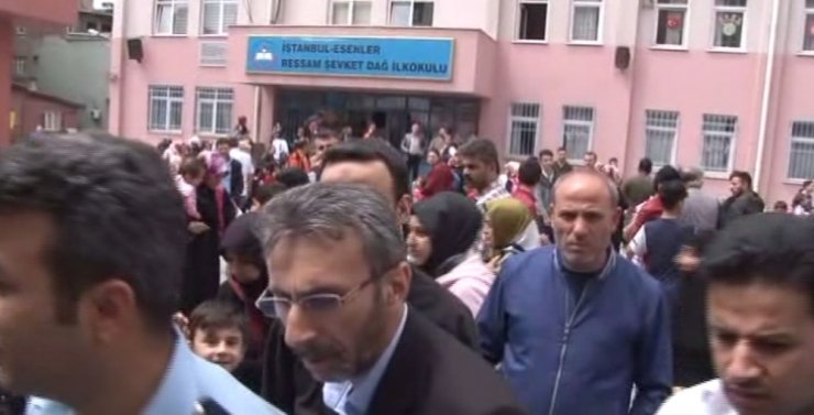 İstanbul’da İlkokulda Bomba Paniği