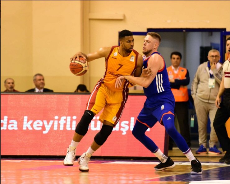 Efes Galatasaray’ı Devirdi