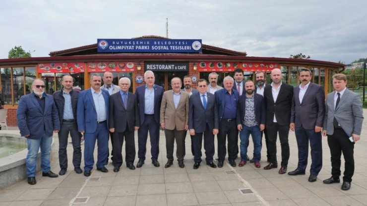 Başkan Gümrükçüoğlu İşadamları İle Disneyland Ve Sümela’ya Teleferik Projelerini Konuştu