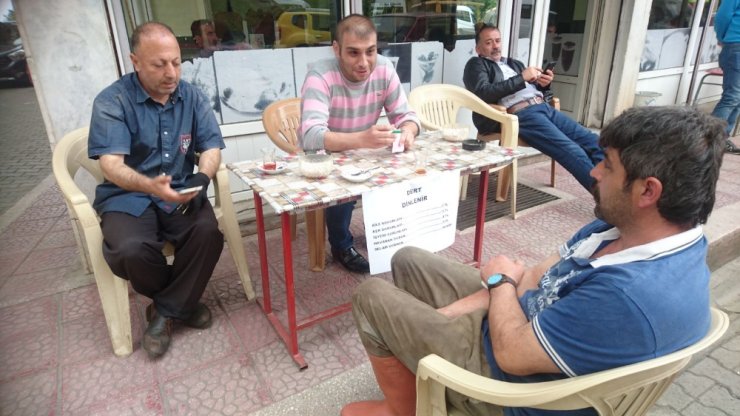 Dert Dinleme Standı Açtılar