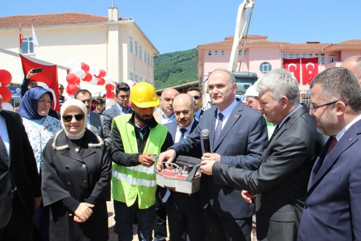 “Chp’li 15 Vekilin Yaptığı Komedi”