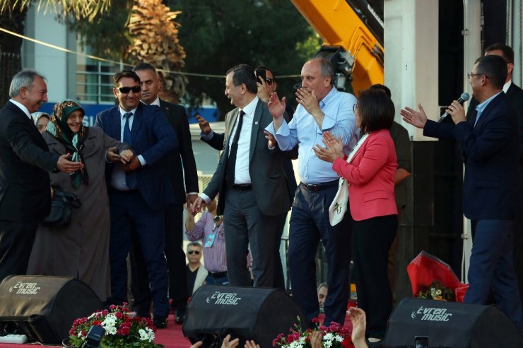 İnce’ye Anneler Günü’nde ‘Anne’ Sürprizi