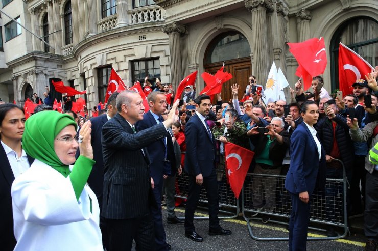 Cumhurbaşkanı Erdoğan’a Londra’da Sevgi Seli