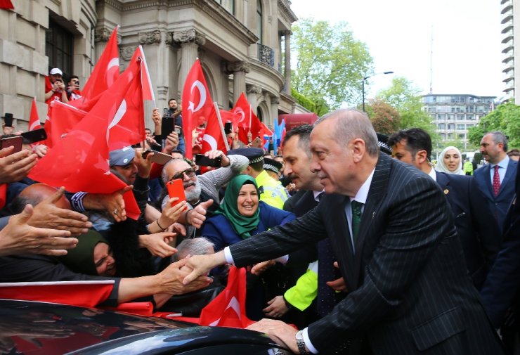 Cumhurbaşkanı Erdoğan’a Londra’da Sevgi Seli
