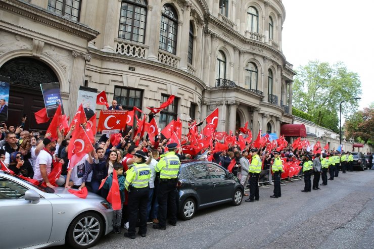 Cumhurbaşkanı Erdoğan’a Londra’da Sevgi Seli