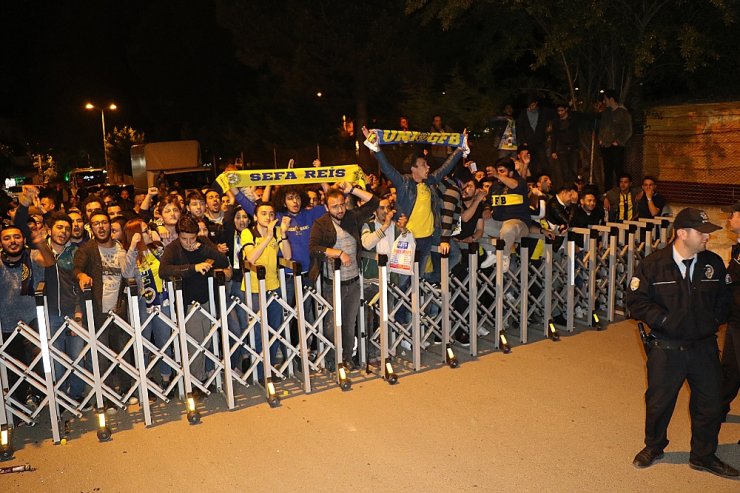 Fenerbahçe’ye Karabük’te Coşkulu Karşılama