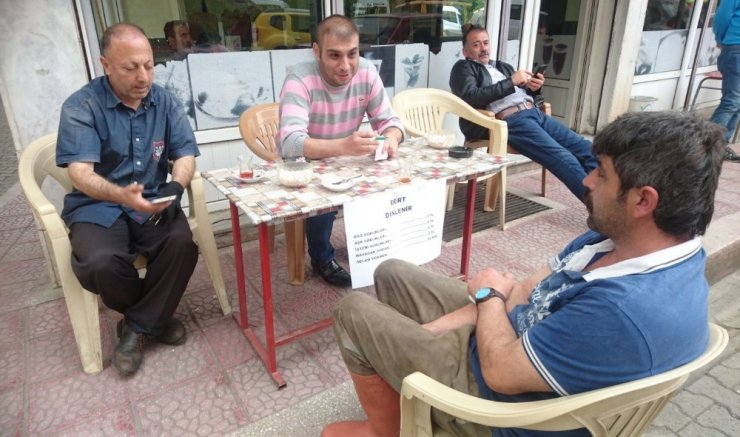 Dert Dinleme Standı Açtılar
