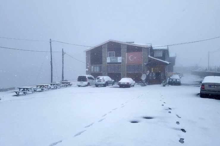 Gümüşhane’ye Mayıs Ayının Ortasında Kar Sürprizi