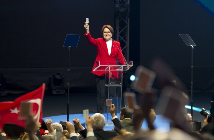 Akşener Seçim Kampanyasını Başlattı