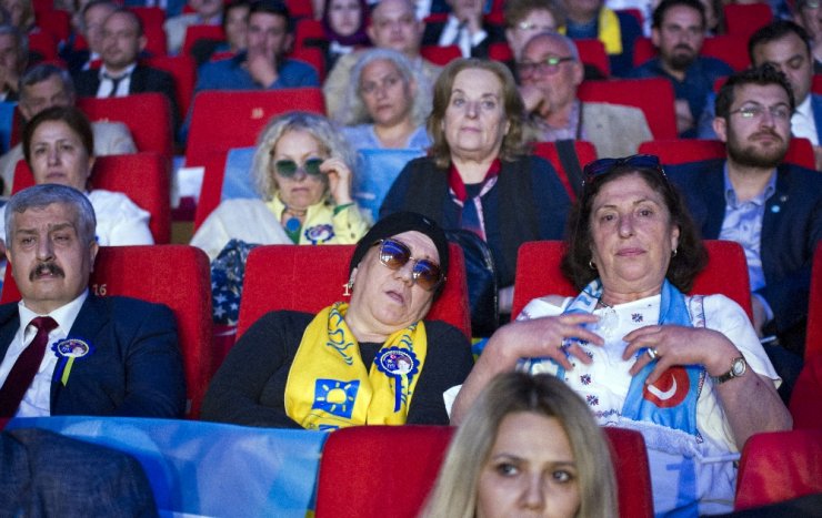 Akşener Seçim Kampanyasını Başlattı