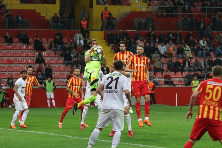 Akhisarspor Ligde Kalmayı Garantiledi