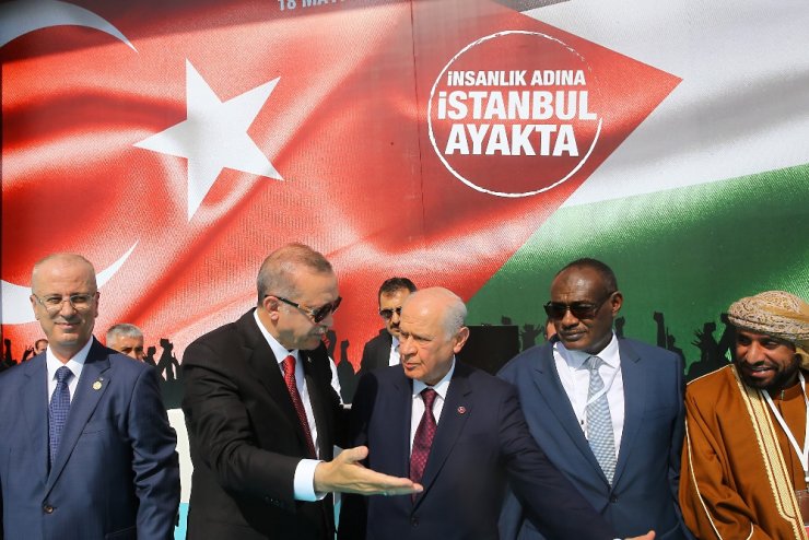Erdoğan Ve Bahçeli El Ele Mitinge Katılanları Selamladı