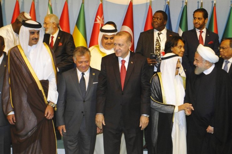 Liderler Aile Fotoğrafı Çektirdi