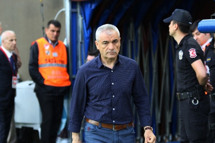 Spor Toto Süper Lig: Trabzonspor: 0 - Kardemir Karabükspor: 0 (İlk Yarı)