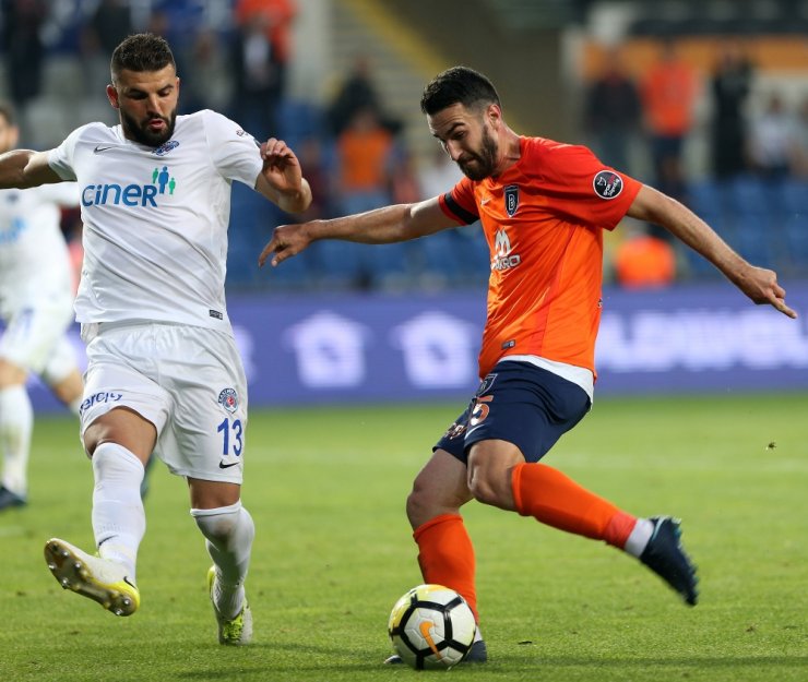 Başakşehir’de Goller Yağmur Gibi
