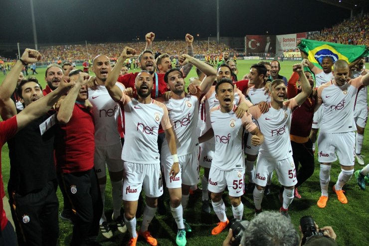 Sarı Kırmızılarda Büyük Sevinç