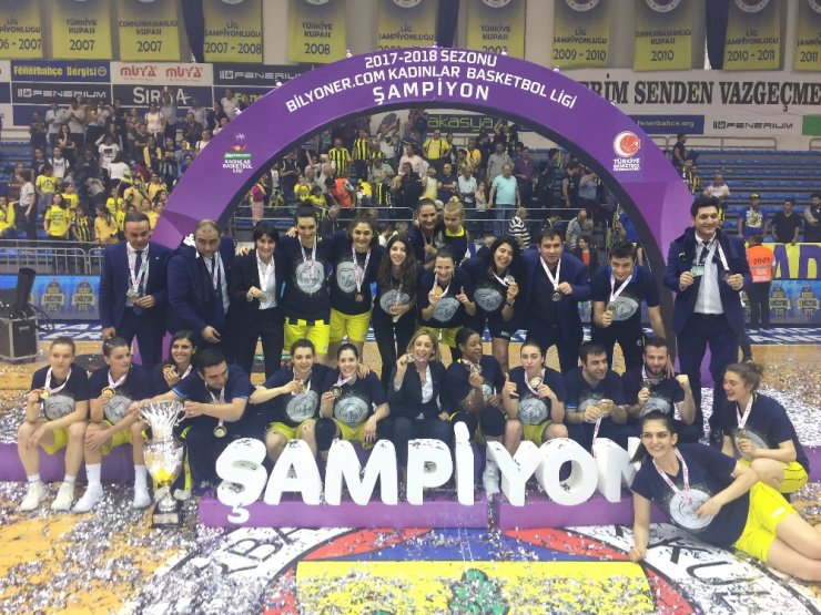 Fenerbahçe Kupasını Aldı
