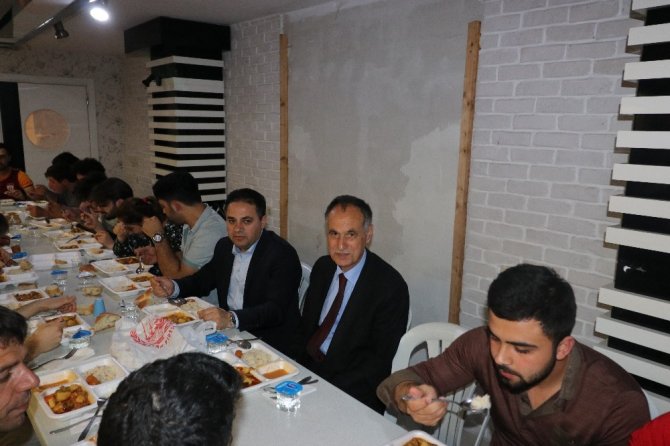 Başkan Türkmen Orucunu ‘İftar Sofrası’nda Açtı