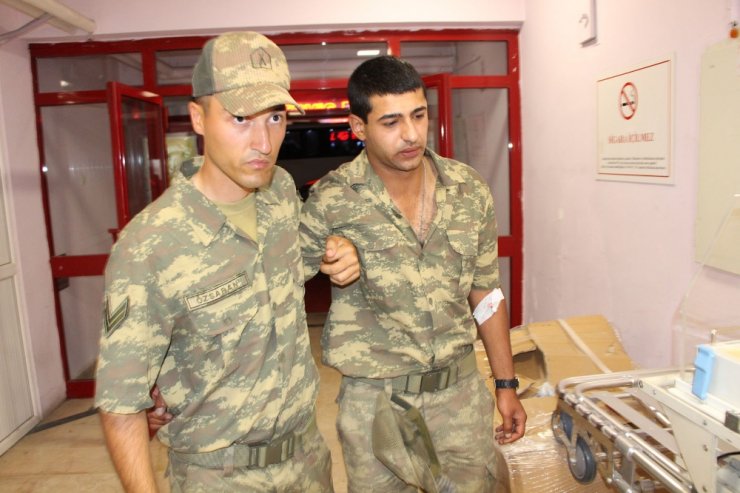 81 Asker Sinek İlacından Etkilenerek Hastaneye Kaldırıldı