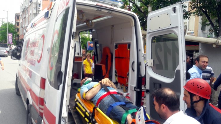 Bakırköy’de Asansör Kazası: 4 İşçi Yaralandı