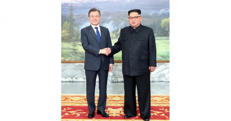 Güney Ve Kuzey Koreli Liderler Bir Araya Geldi
