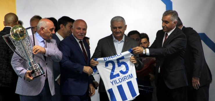 Başbakan Yıldırım Erzurum’da İftara Katıldı