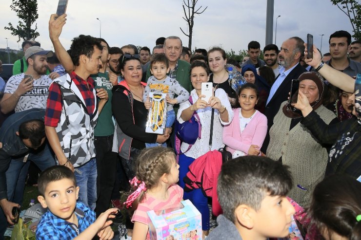 Erdoğan Zeytinburnu Sahilde Vatandaşlarla Sohbet Etti