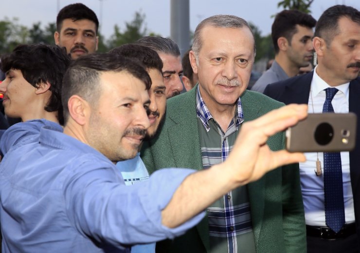 Erdoğan Zeytinburnu Sahilde Vatandaşlarla Sohbet Etti