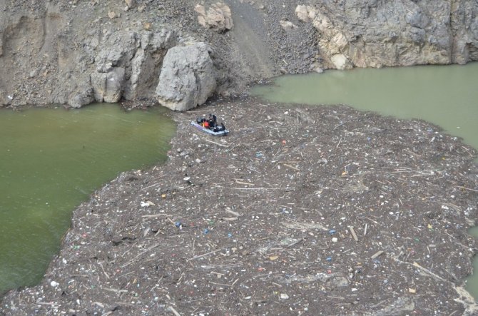 Artvin’de Çoruh Nehri’ne Uçan Araçtaki 3. Şahsın Cesedi Bulundu