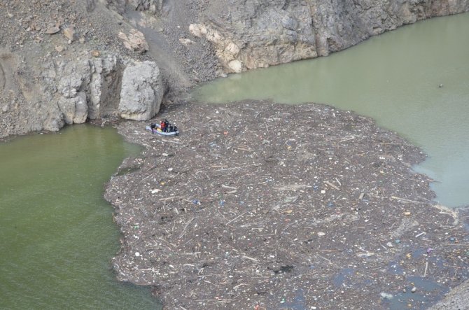 Artvin’de Çoruh Nehri’ne Uçan Araçtaki 3. Şahsın Cesedi Bulundu