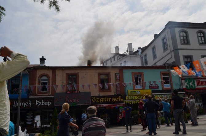 Trabzon’da Şehir Merkezinde Yangın Paniği