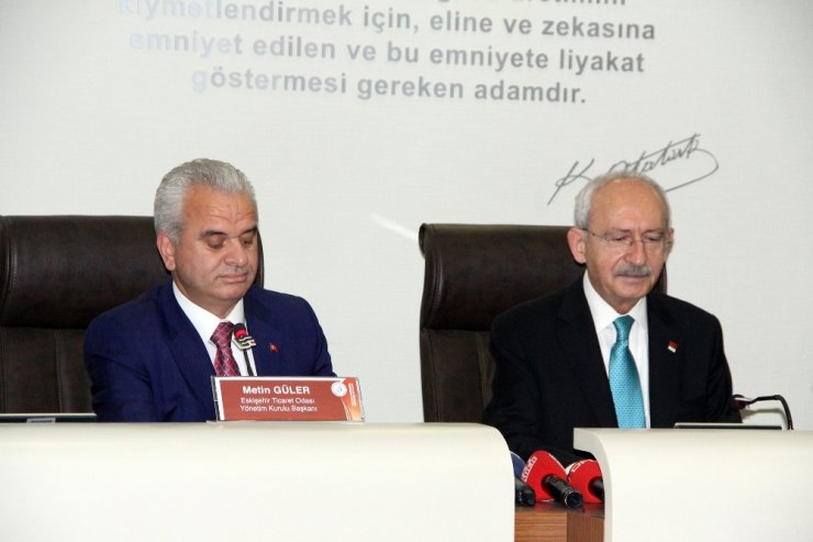 "Siyasetçiye Duyulan Güven Neredeyse Yerlerde Sürünüyor"